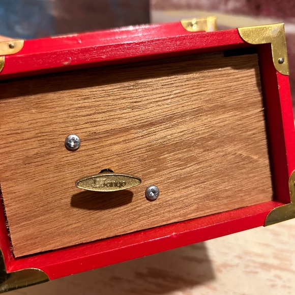 Vintage Musical Toy Chest Christmas Music Box - Picture 9 of 12